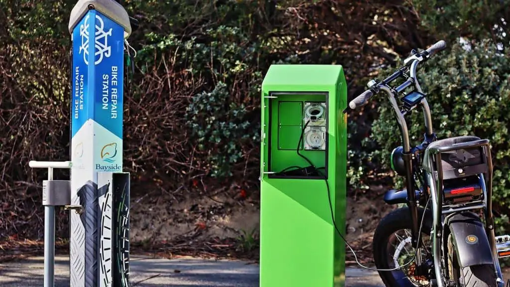 how to charge an electric bike