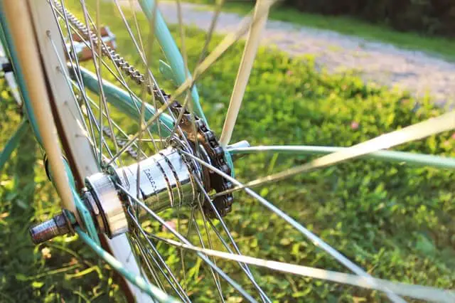 How to tighten bike chain