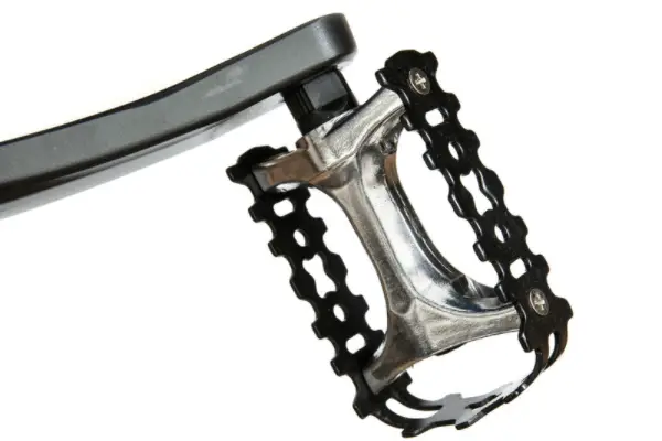 how to remove pedals from bike